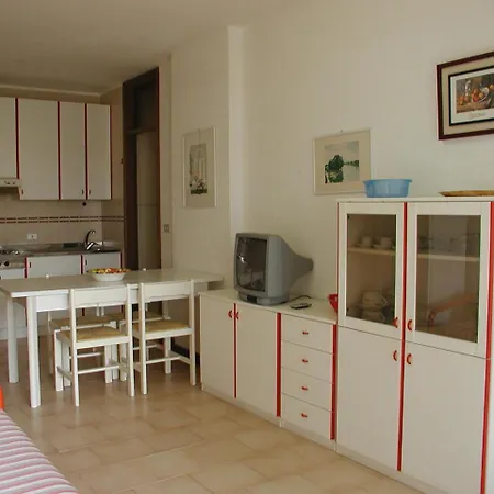 Complesso Solarium Immobiliare Friuli 公寓 *