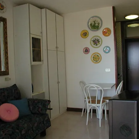 Complesso Solarium Immobiliare Friuli 比比翁